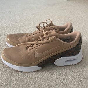 Nike turtoise and tan leather sneakers size 9